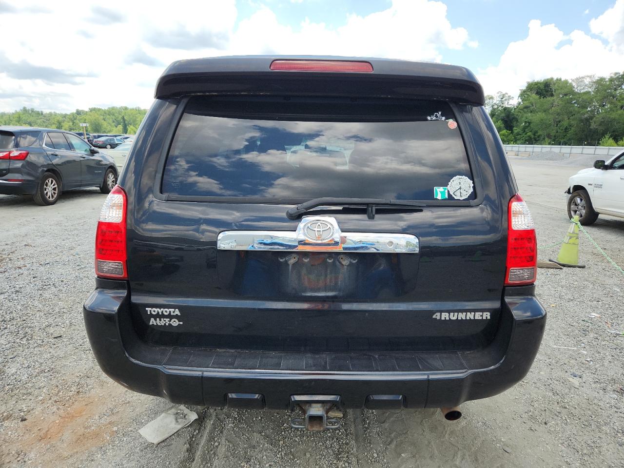 Toyota 4Runner Sr5 Image 13