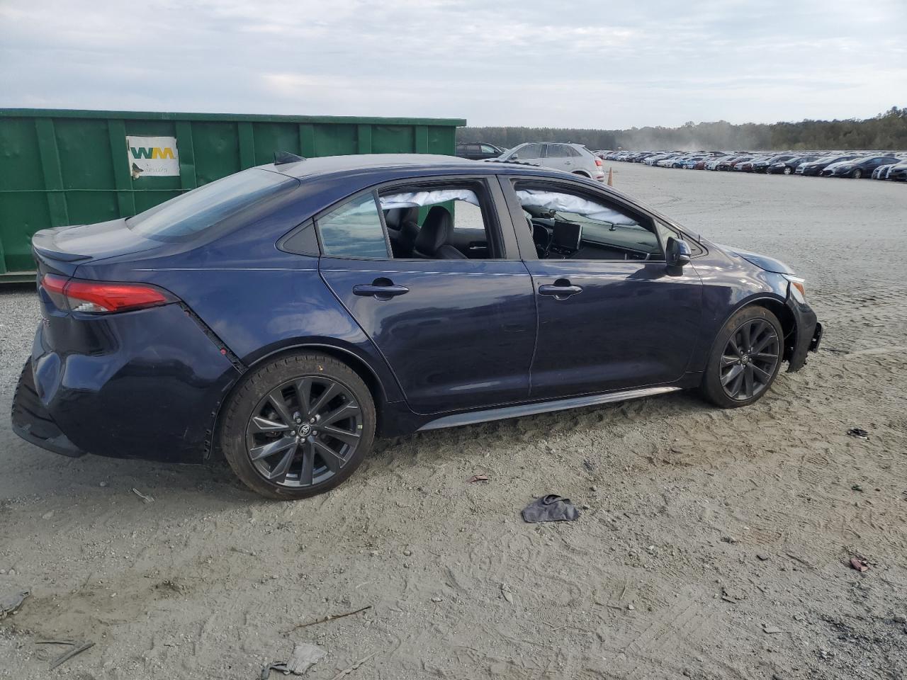 Toyota Corolla Xse Image 4