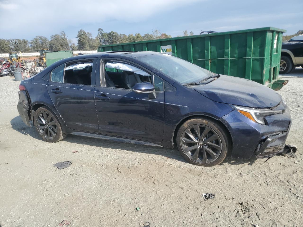 Toyota Corolla Xse Image 8