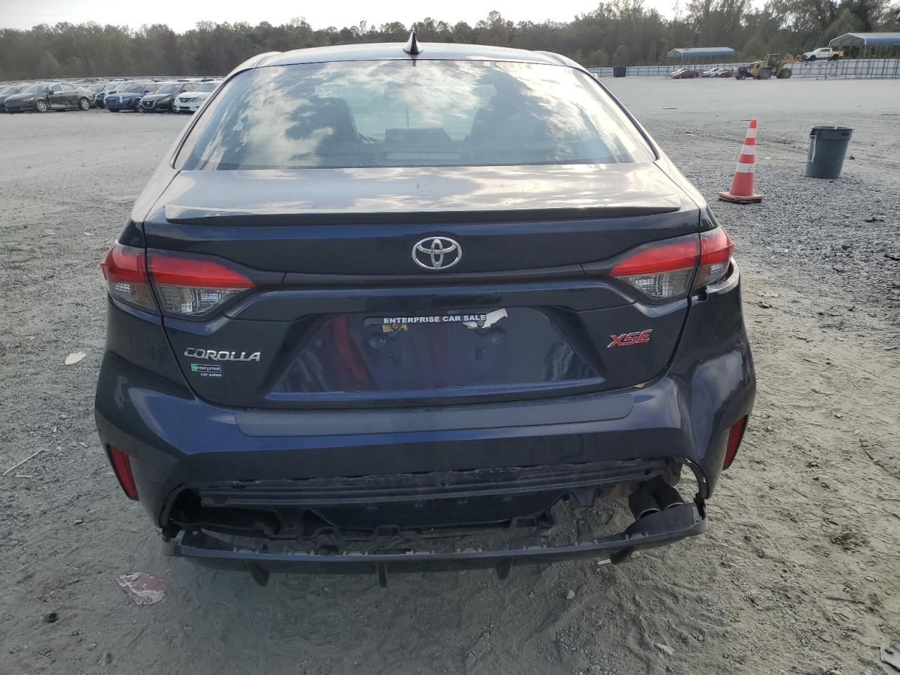 Toyota Corolla Xse Image 12