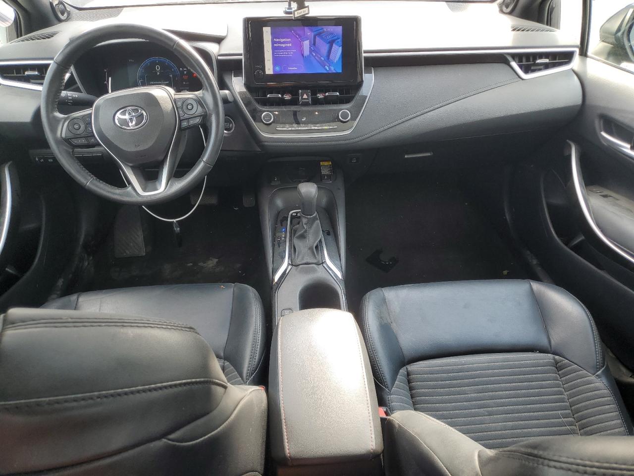 Toyota Corolla Xse Image 6