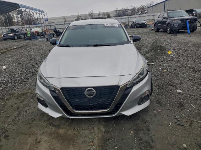 Nissan Altima Sr Image 3