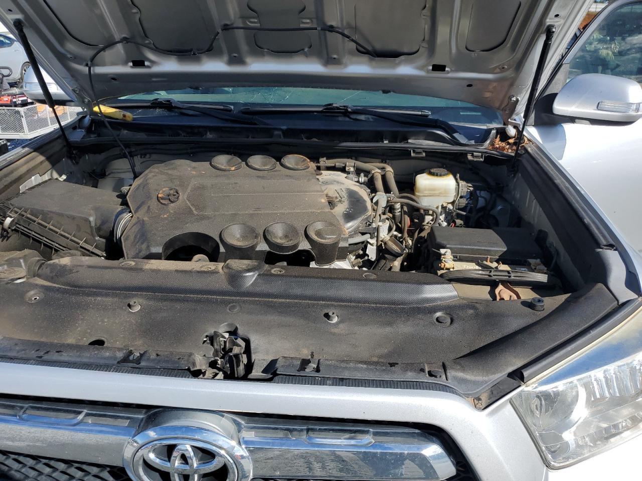 Toyota 4Runner Sr5 Image 10