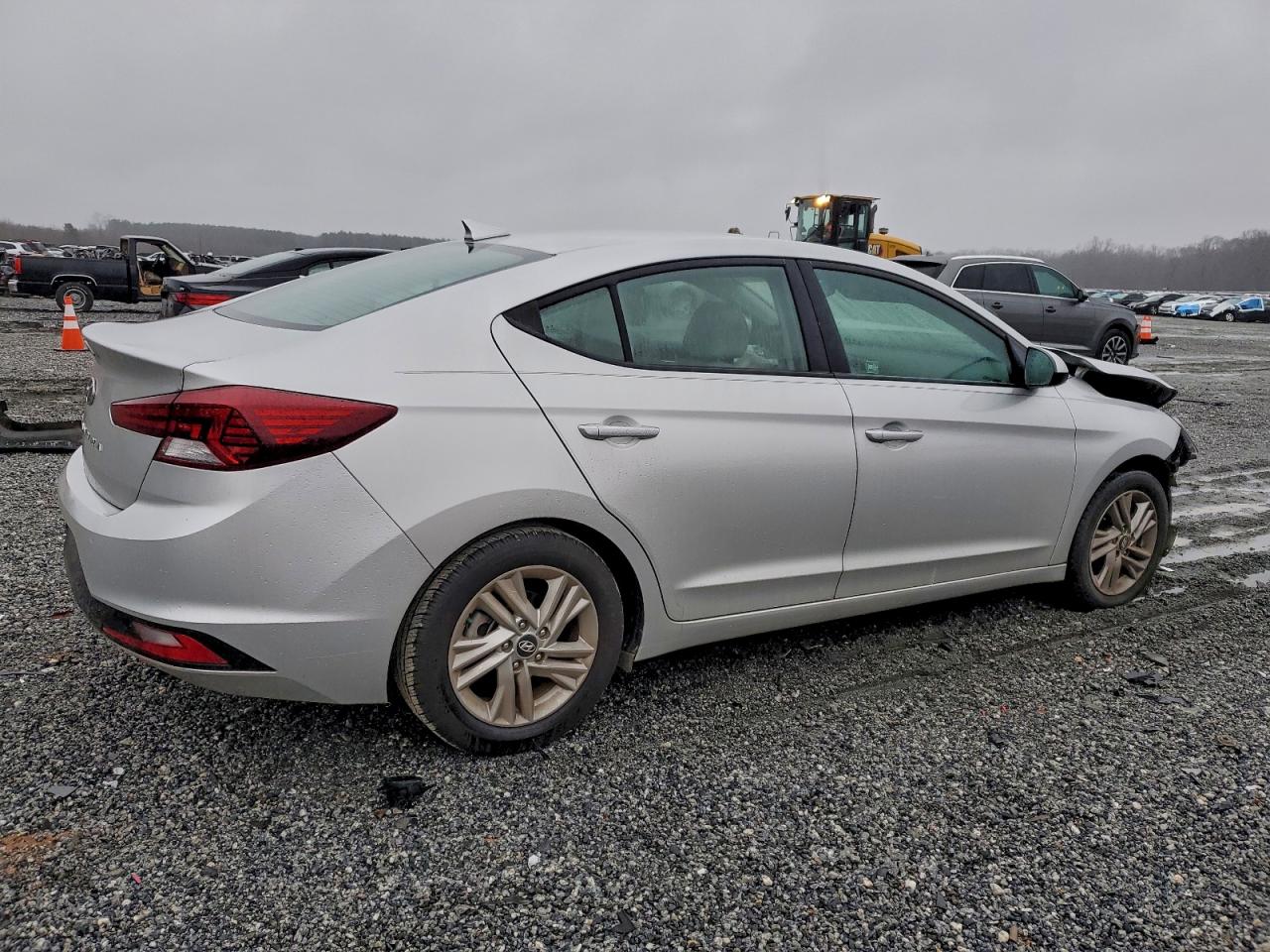 Hyundai ELANTRA Sel Image 3