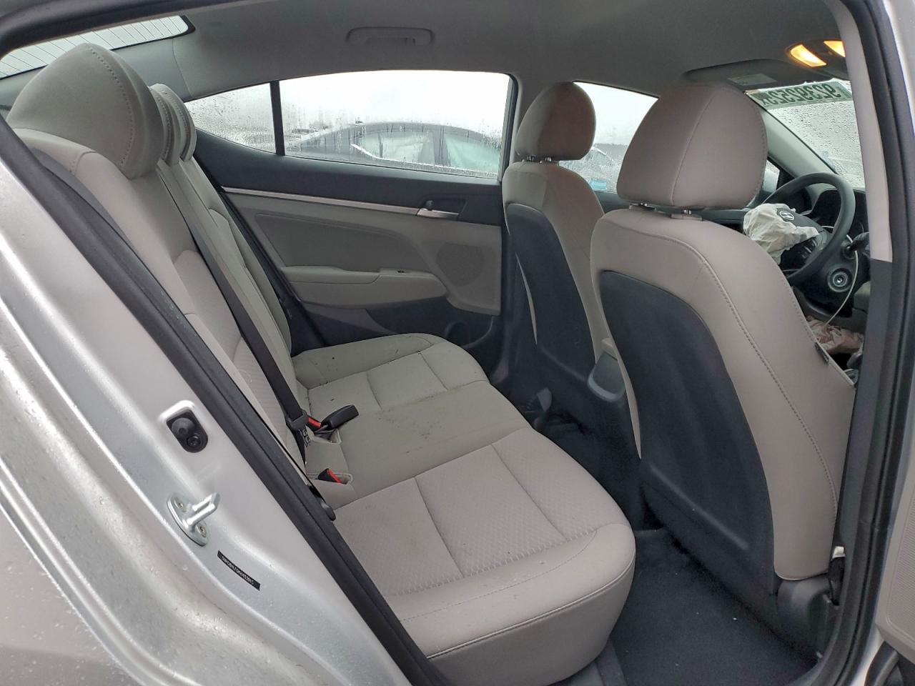 Hyundai ELANTRA Sel Image 9