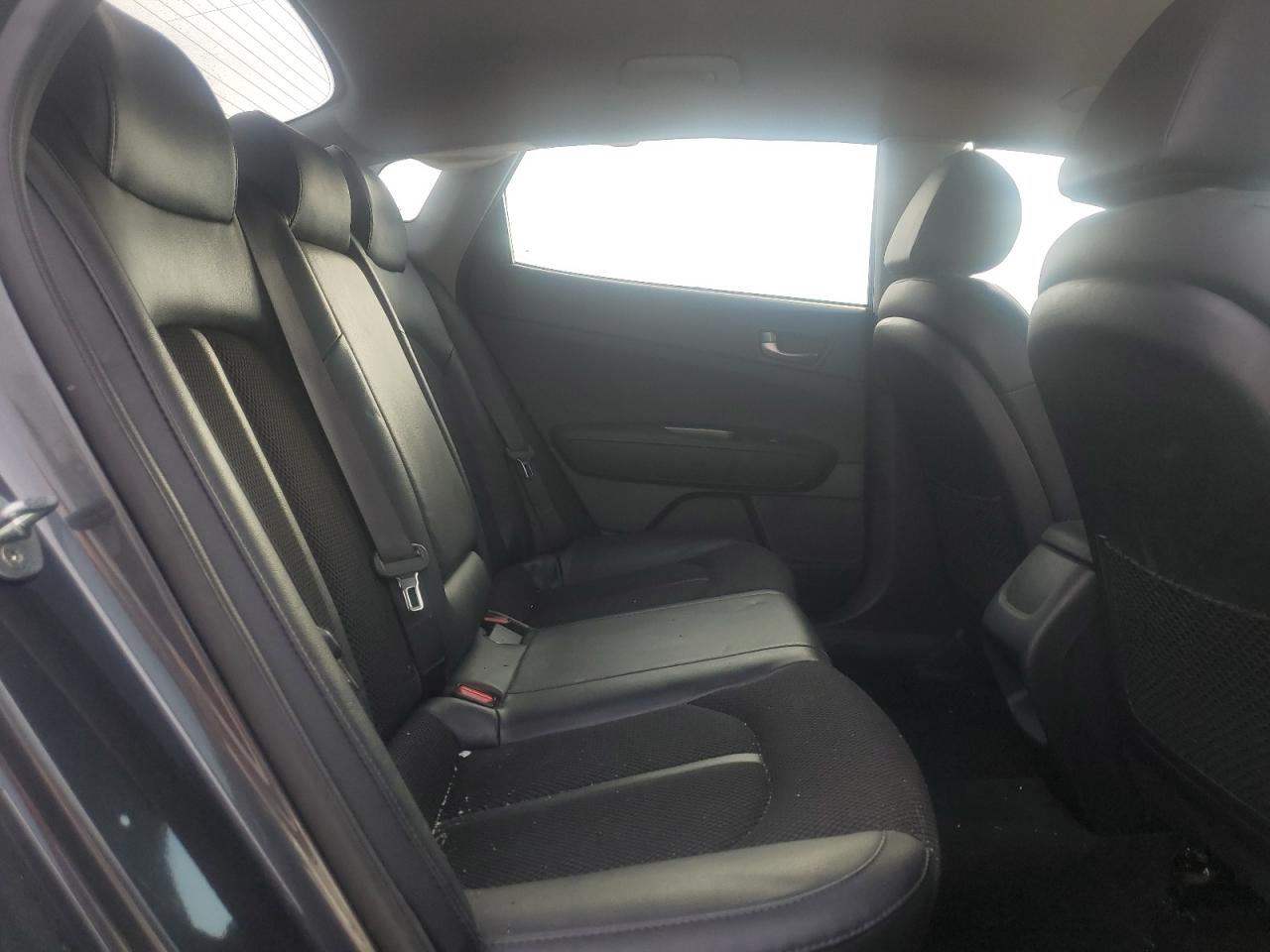 Kia Optima Lx Image 2