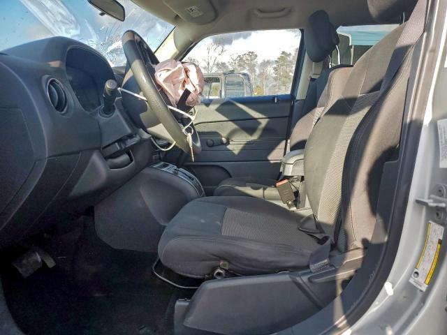 Jeep Patriot Sport Image 10