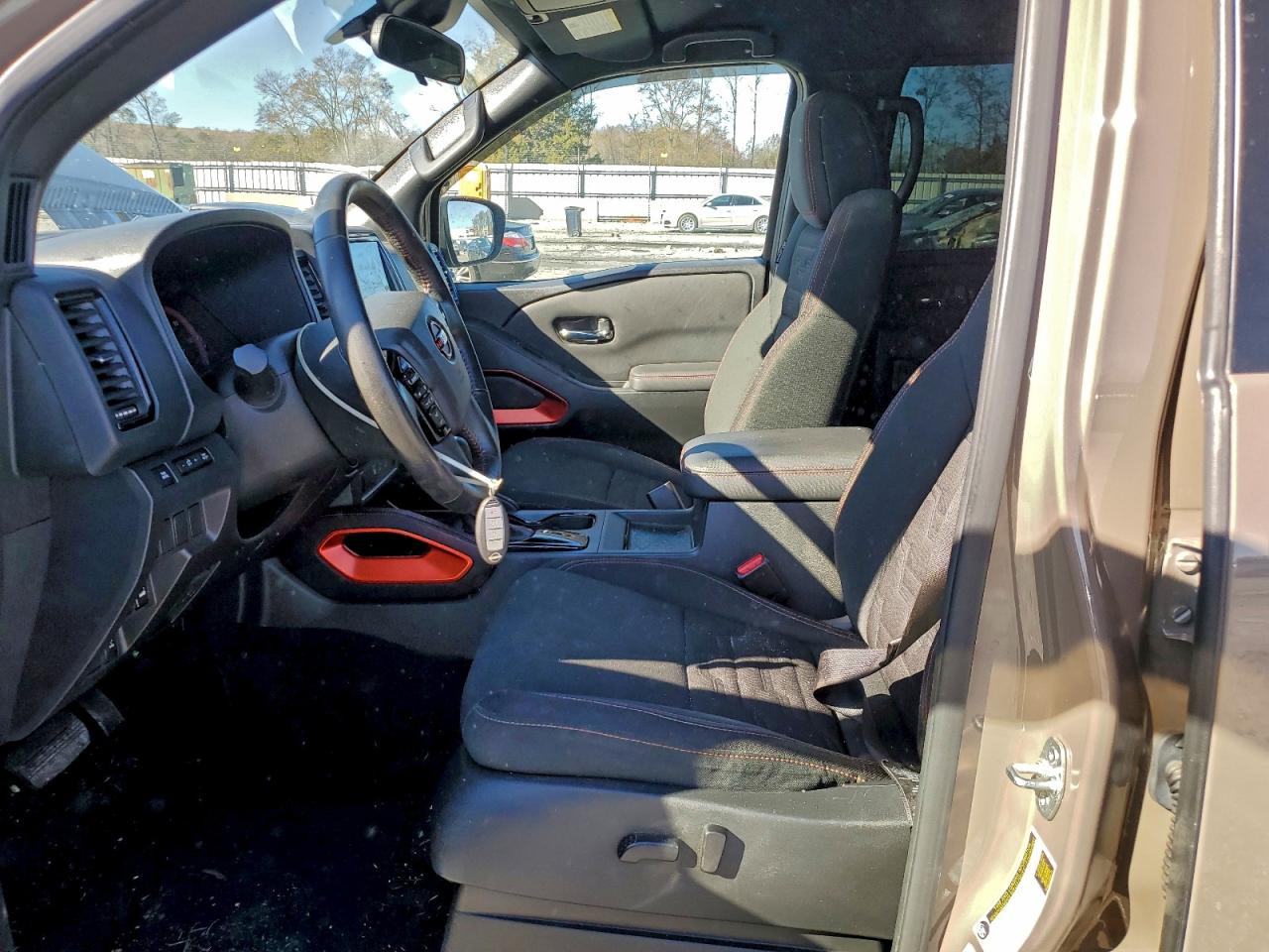 Nissan Frontier S Image 13