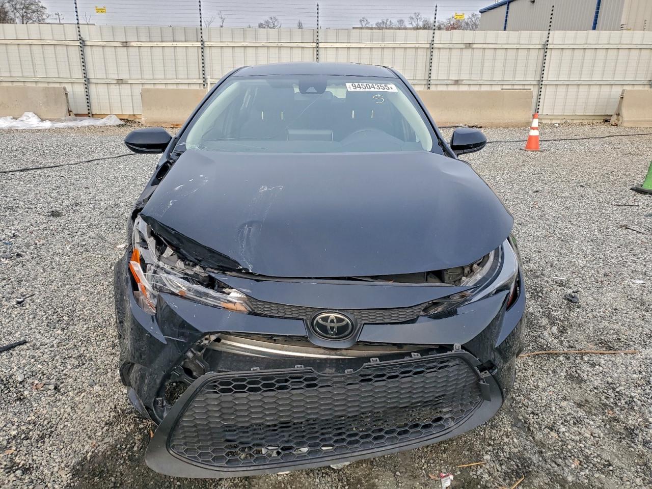 Toyota Corolla Le Image 4