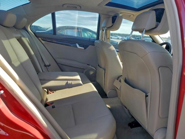 Mercedes-Benz C-Class 250 Image 12