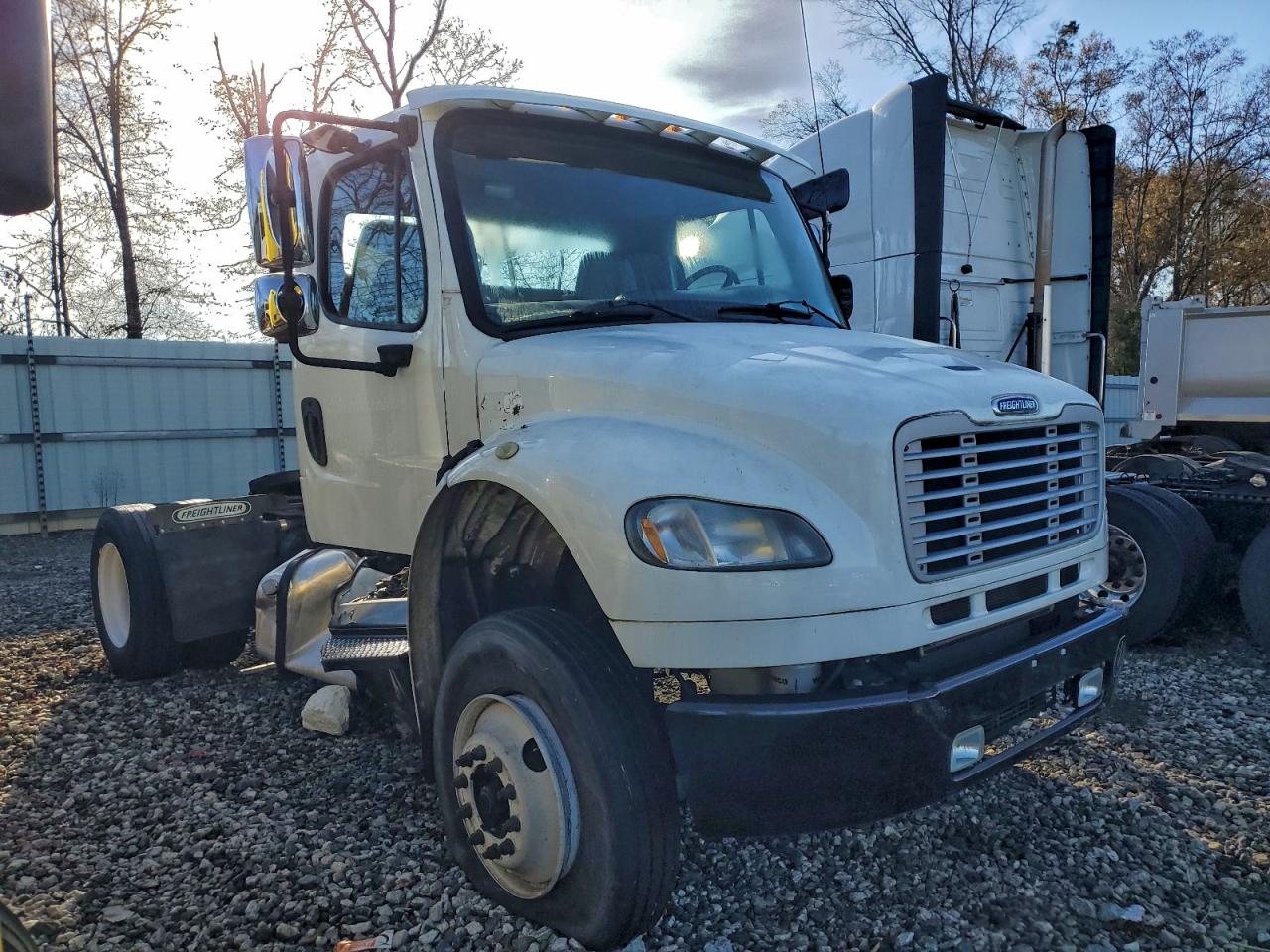 Freightliner M2 106 Medium Duty Image 1