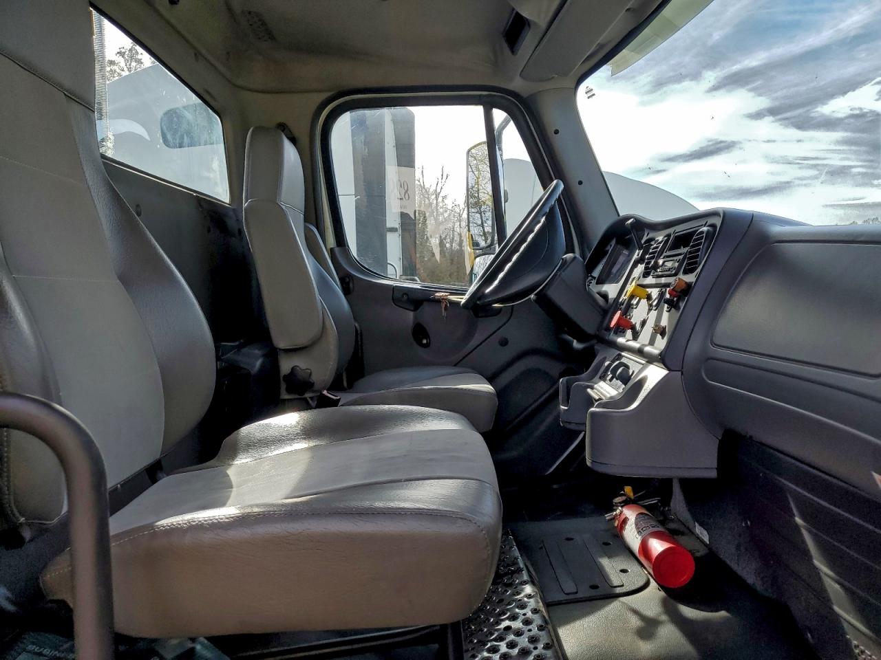 Freightliner M2 106 Medium Duty Image 9