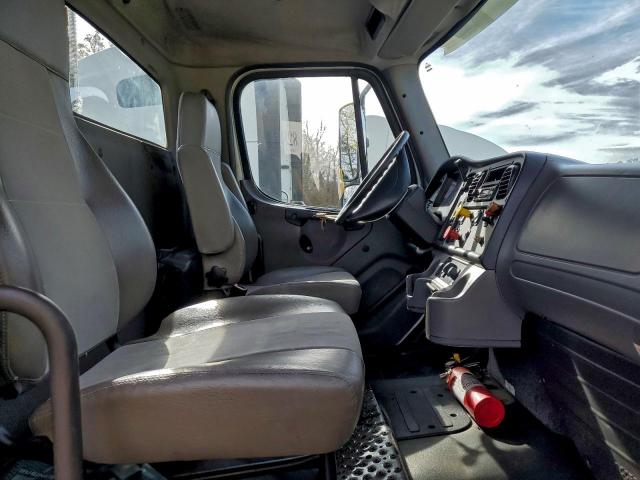 Freightliner M2 106 Medium Duty Image 9