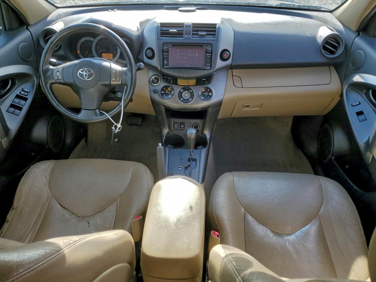 Toyota RAV4 Limited Image 9