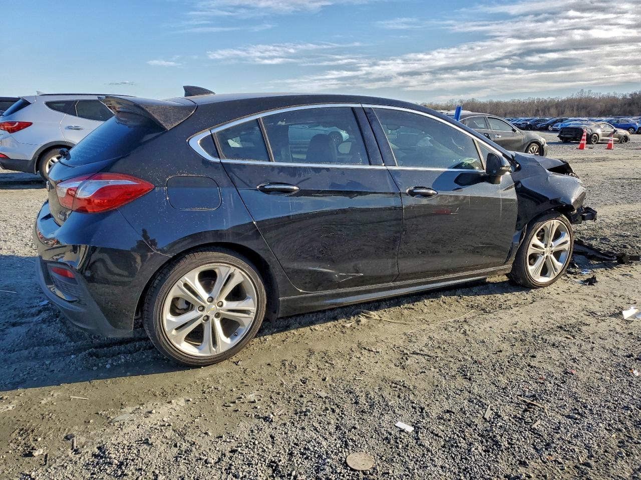 Chevrolet Cruze Premier Image 12