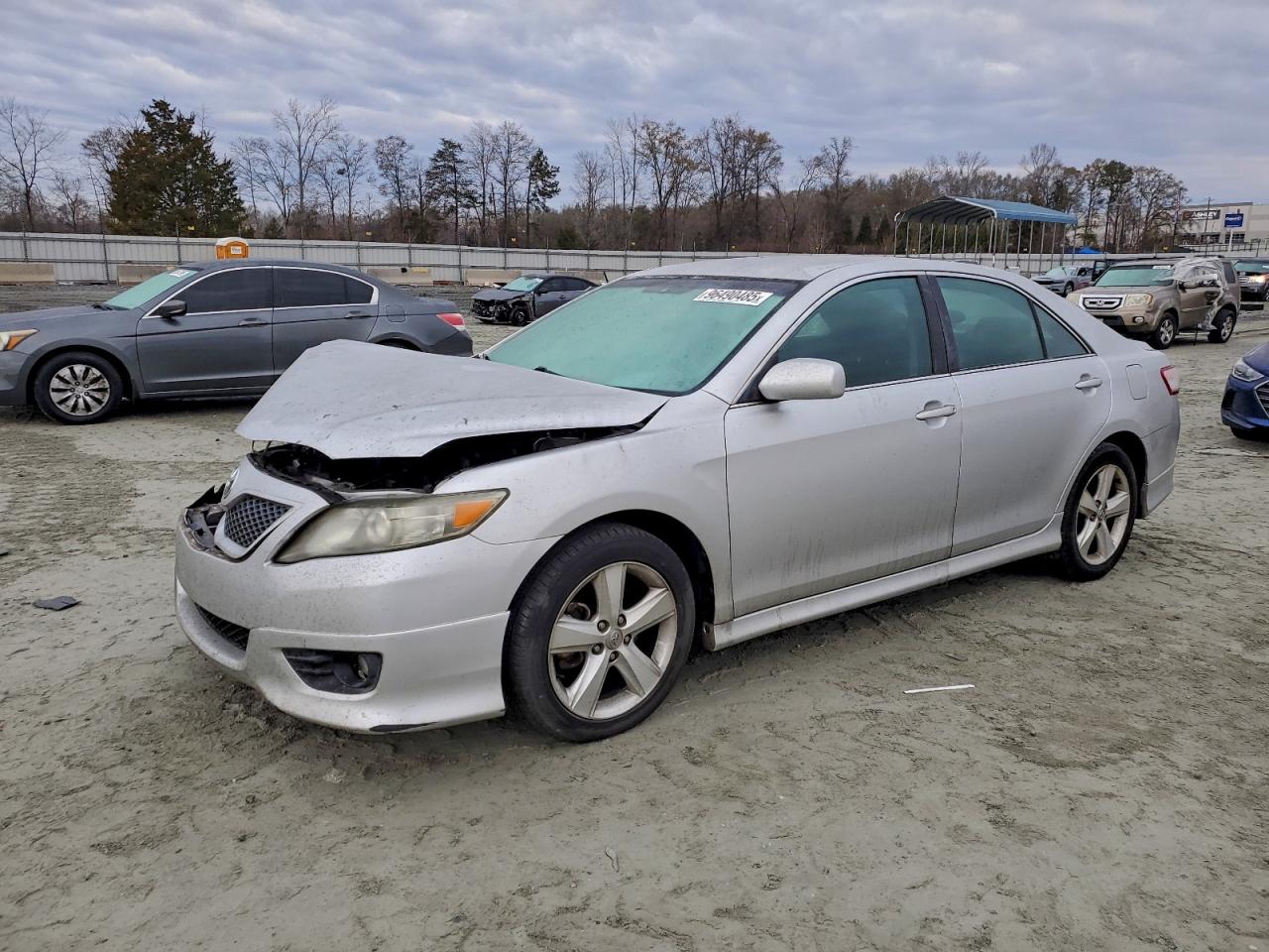 Toyota Camry Base Image 1