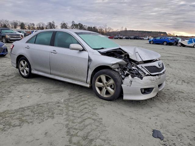 Toyota Camry Base Image 7