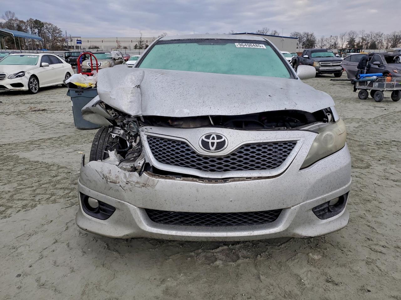 Toyota Camry Base Image 5