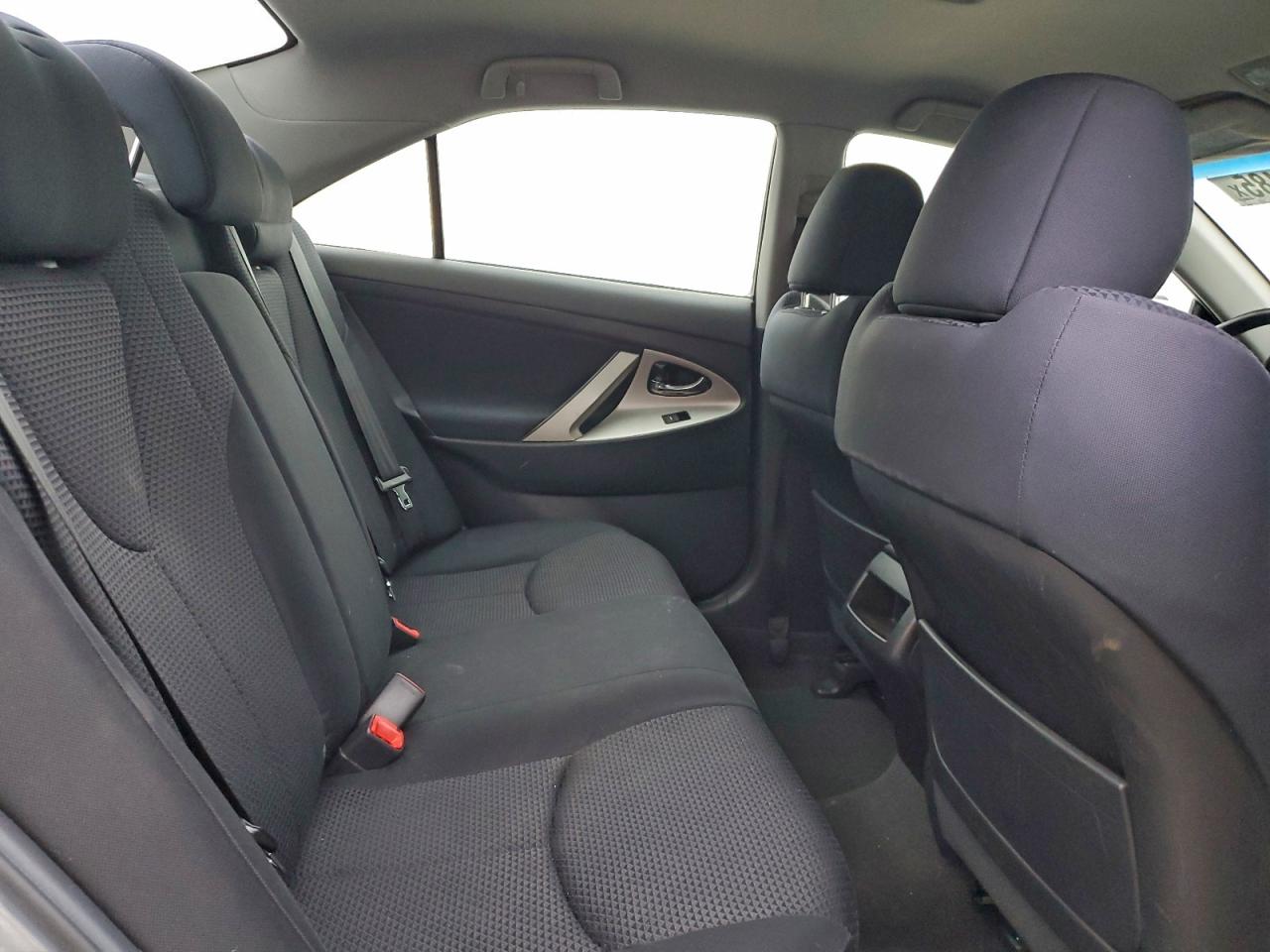 Toyota Camry Base Image 10