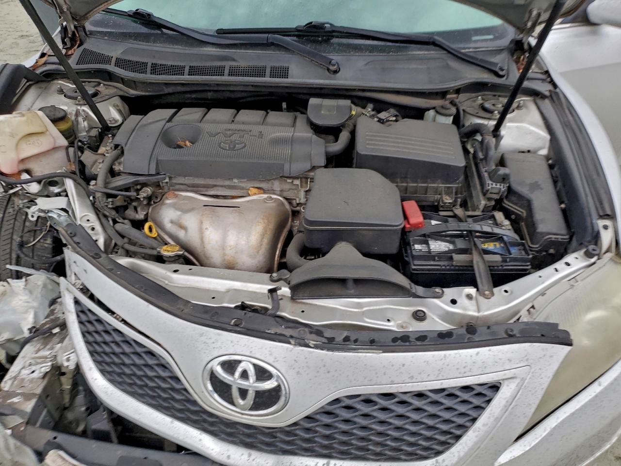 Toyota Camry Base Image 9