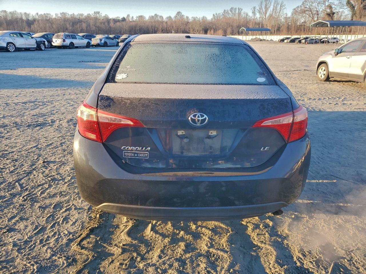 Toyota Corolla L Image 9