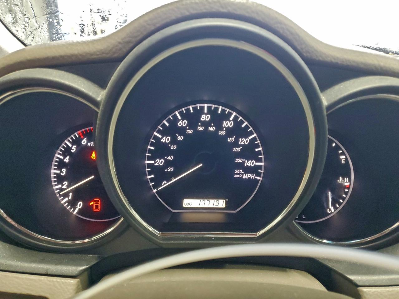 Lexus RX 330 Image 6