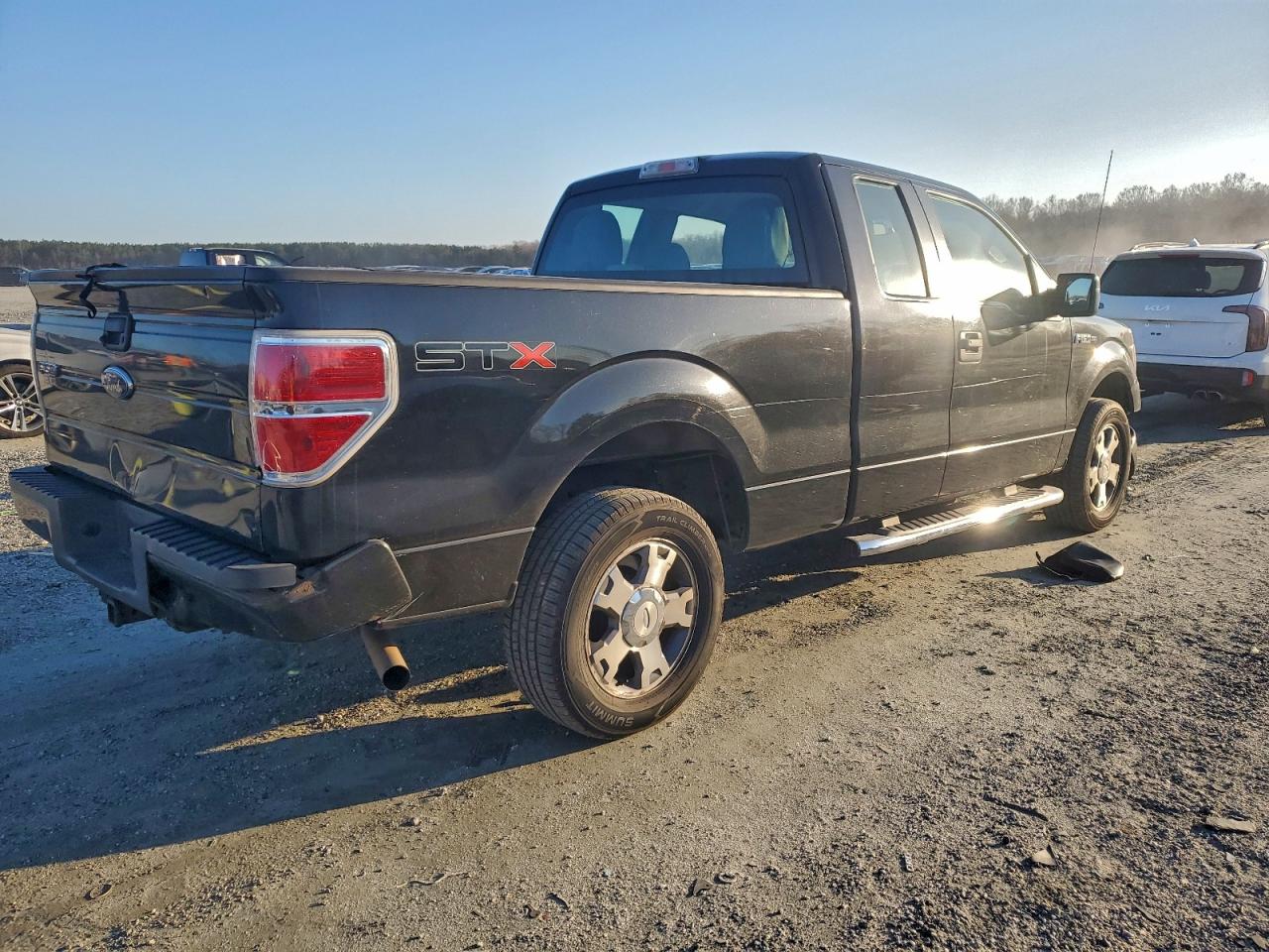 Ford F-150 Super Cab Image 3