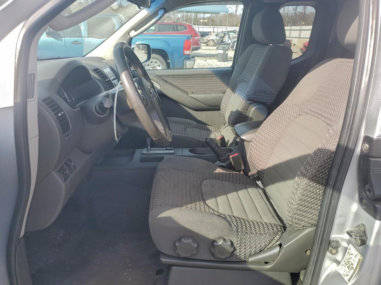 Nissan Frontier King Cab Le Image 9