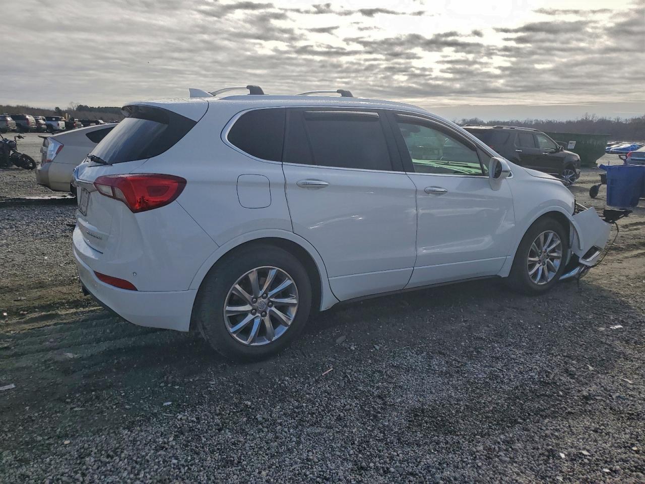 Buick Envision Essence Image 2