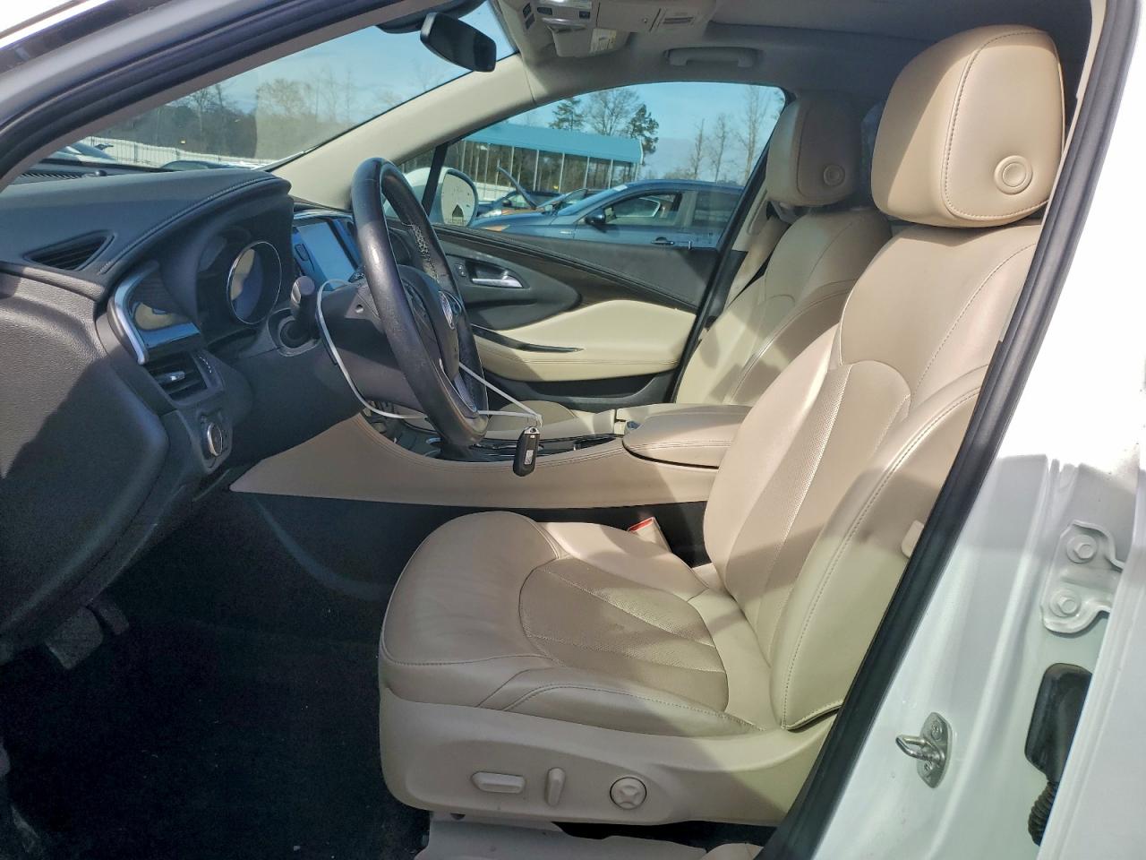 Buick Envision Essence Image 7