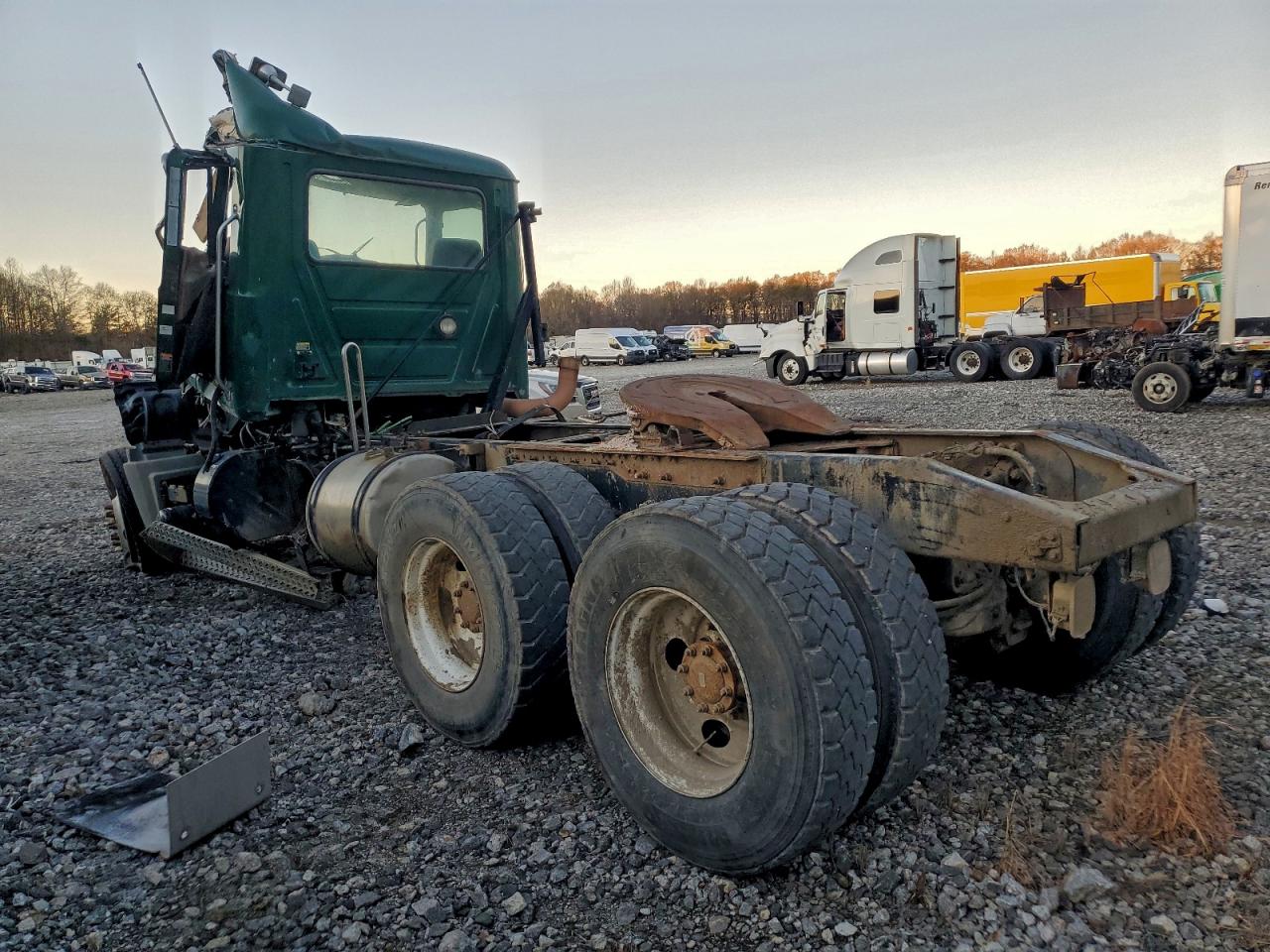 Mack 2012 Mack Gu Gu700 Image 2