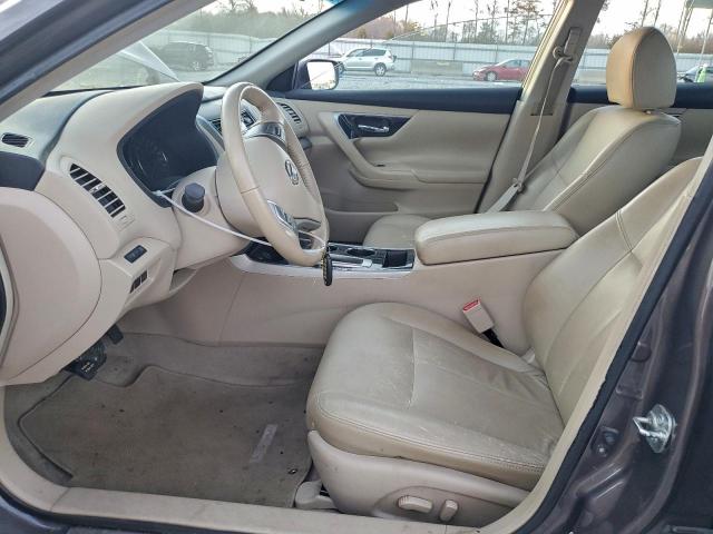 Nissan Altima 2.5 Image 11