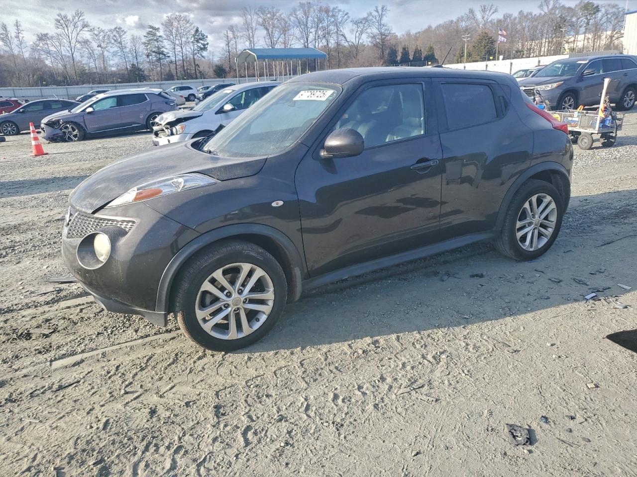 Nissan JUKE S Image 1