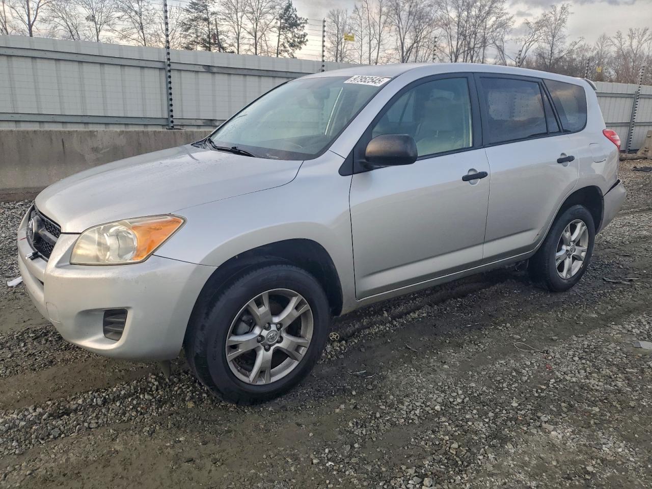 Toyota RAV4 Image 1