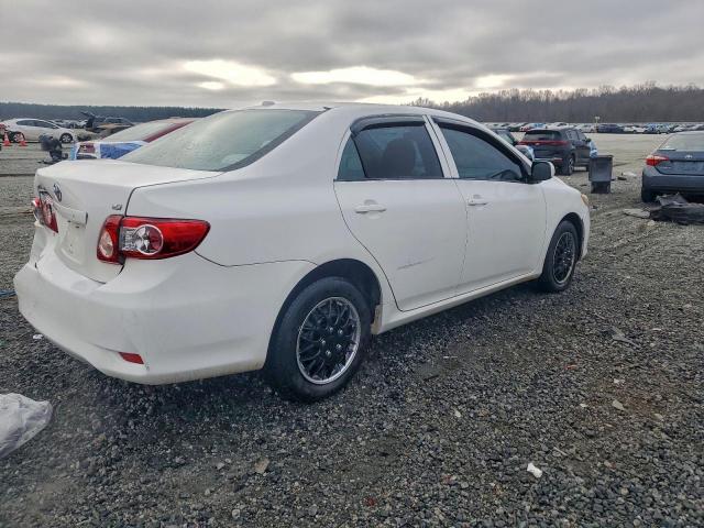 Toyota Corolla Base Image 6