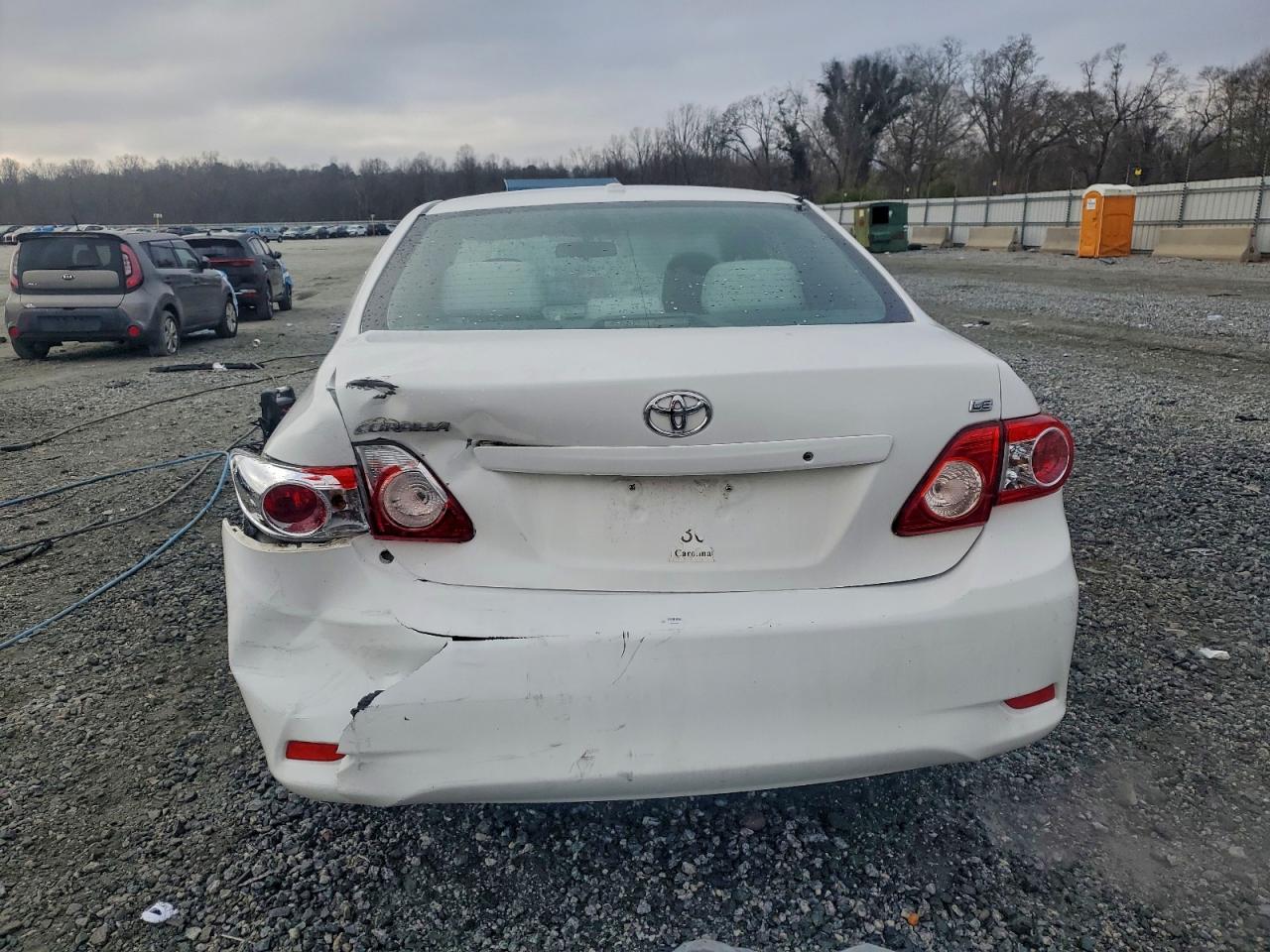 Toyota Corolla Base Image 10