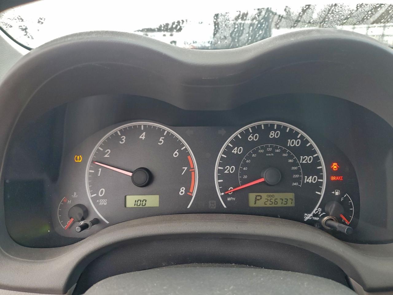 Toyota Corolla Base Image 9