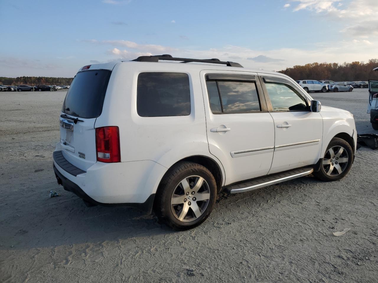 Honda Pilot Touring Image 8