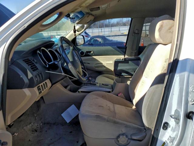 Toyota Tacoma Double Cab Prerunner Image 3