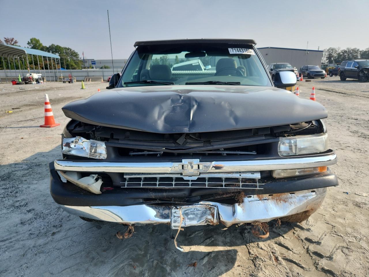 Chevrolet Silverado C1500 Image 8