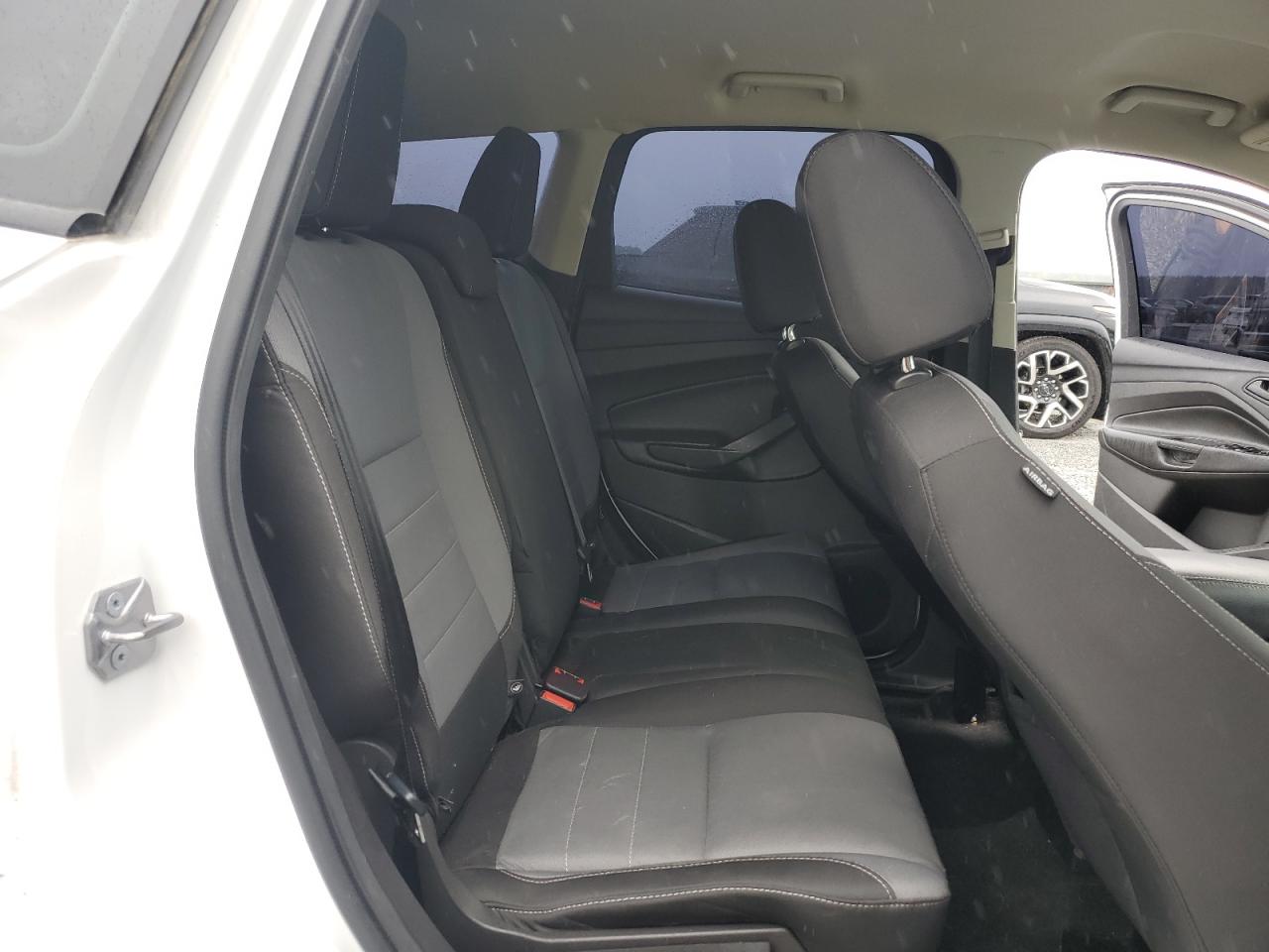 Ford Escape S Image 13