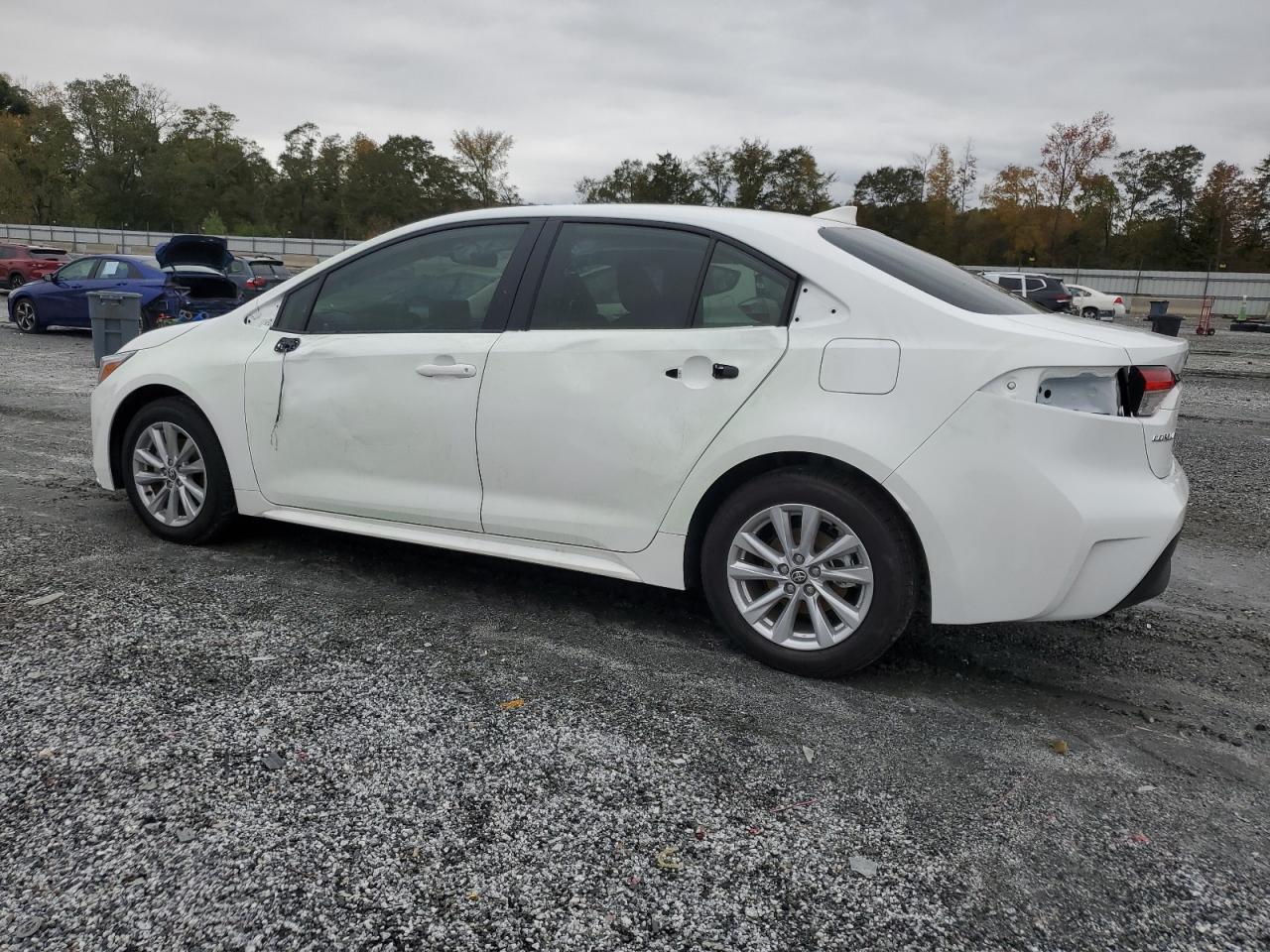 Toyota Corolla Le Image 4