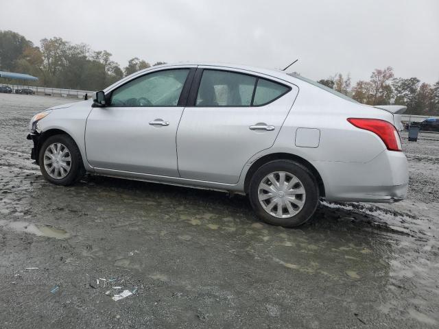 Nissan Versa S Image 9