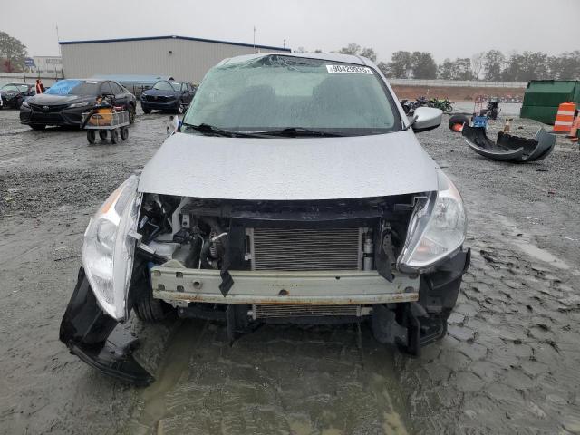 Nissan Versa S Image 13