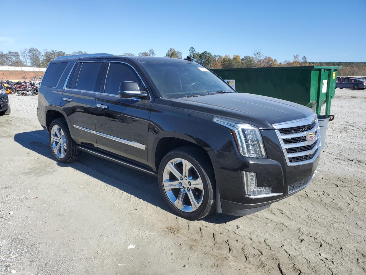 Cadillac Escalade Premium Luxury Image 3