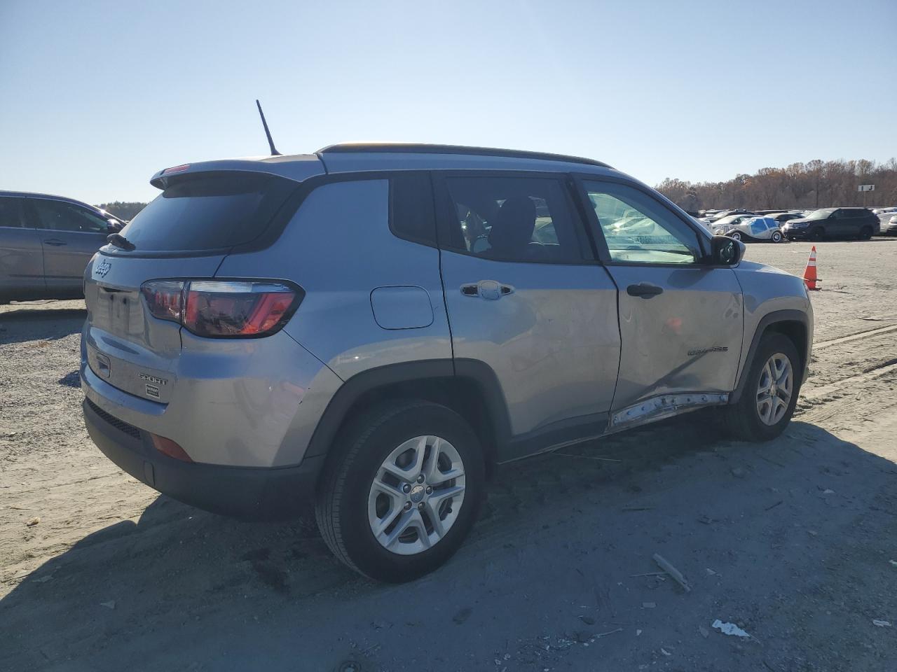 Jeep Compass Sport Image 2