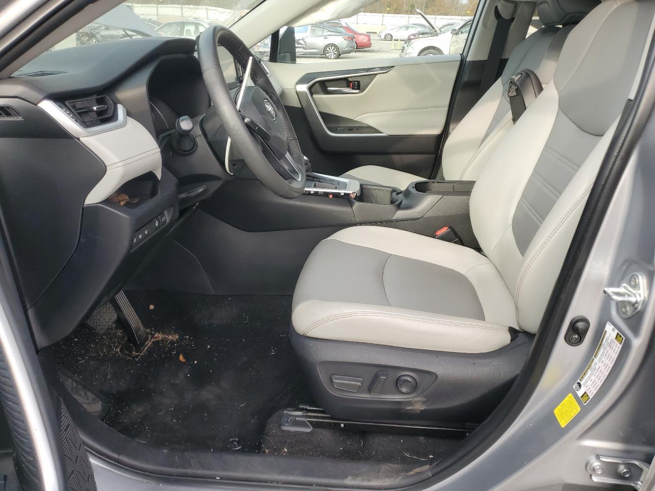 Toyota RAV4 Xle Premium Image 7