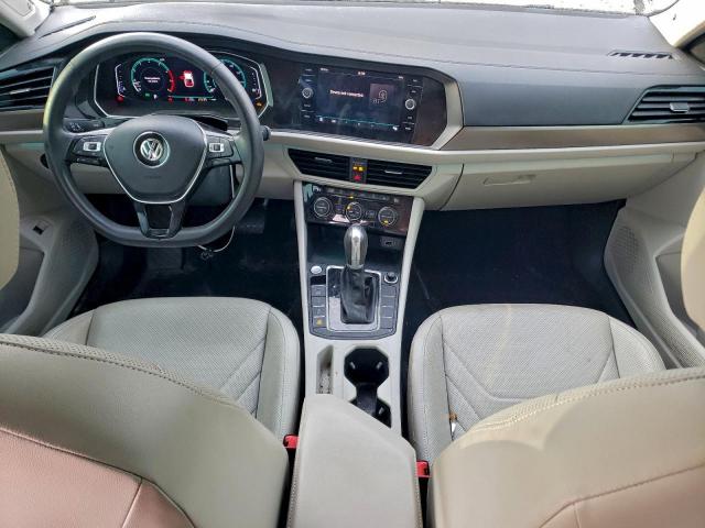 Volkswagen Jetta Sel Premium Image 4