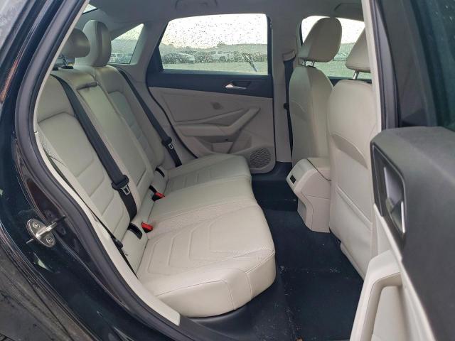 Volkswagen Jetta Sel Premium Image 3