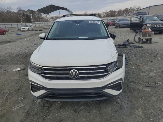 Volkswagen Tiguan S Image 5